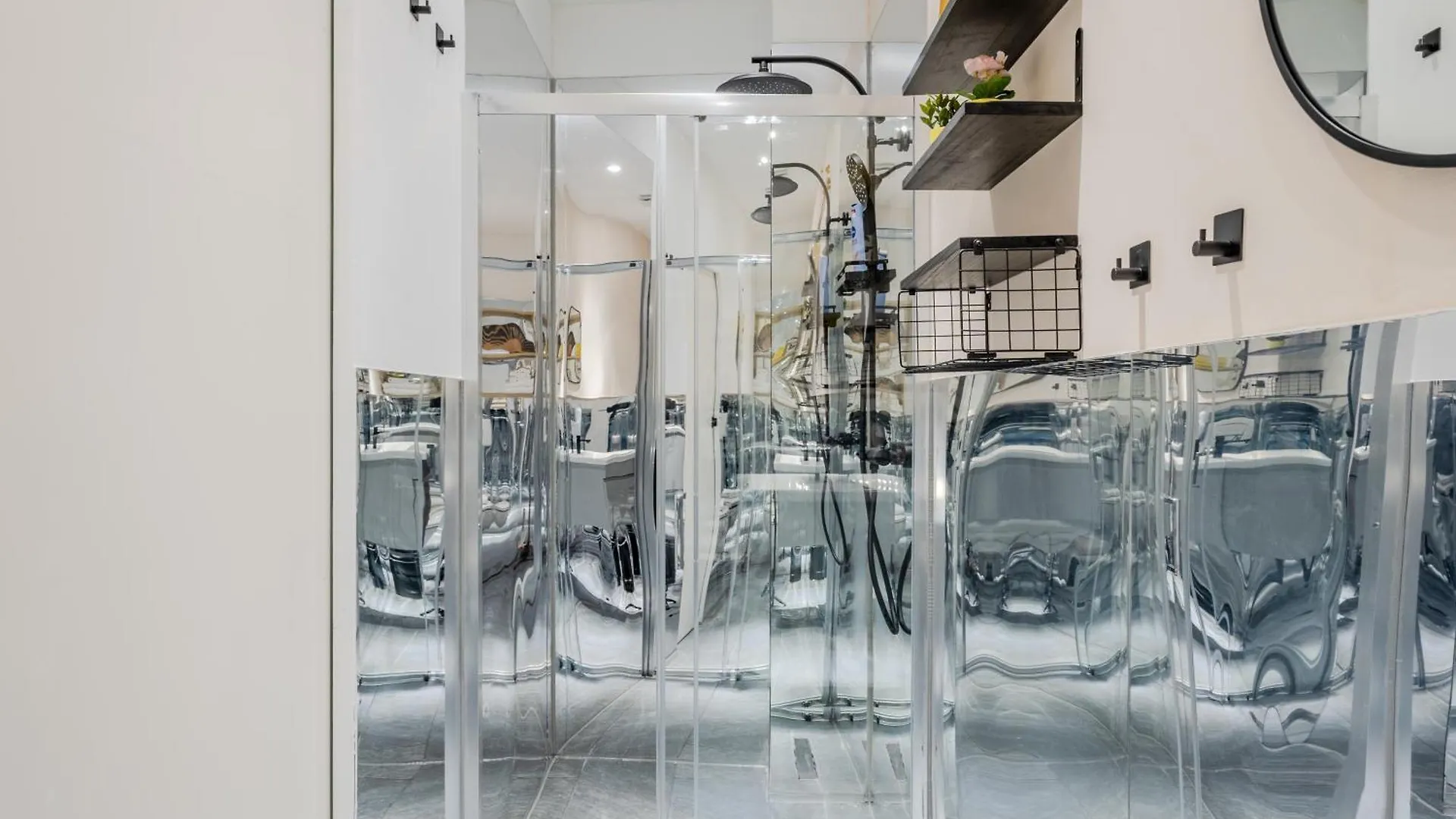 Artsy Apartment In Central Berlin - Self Check In